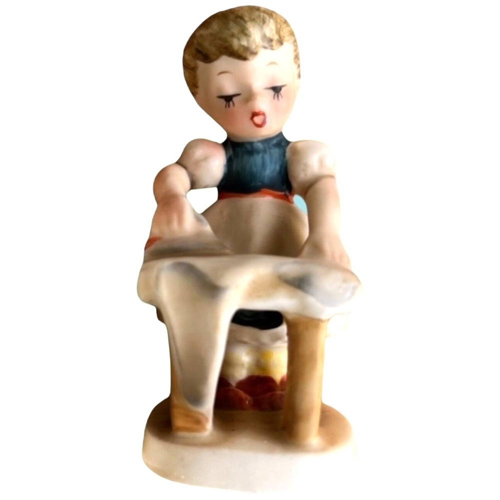 Napco Ceramic Figurine Japan Girl Ironing AH901 Grannycore Retro Cottagecore Vtg